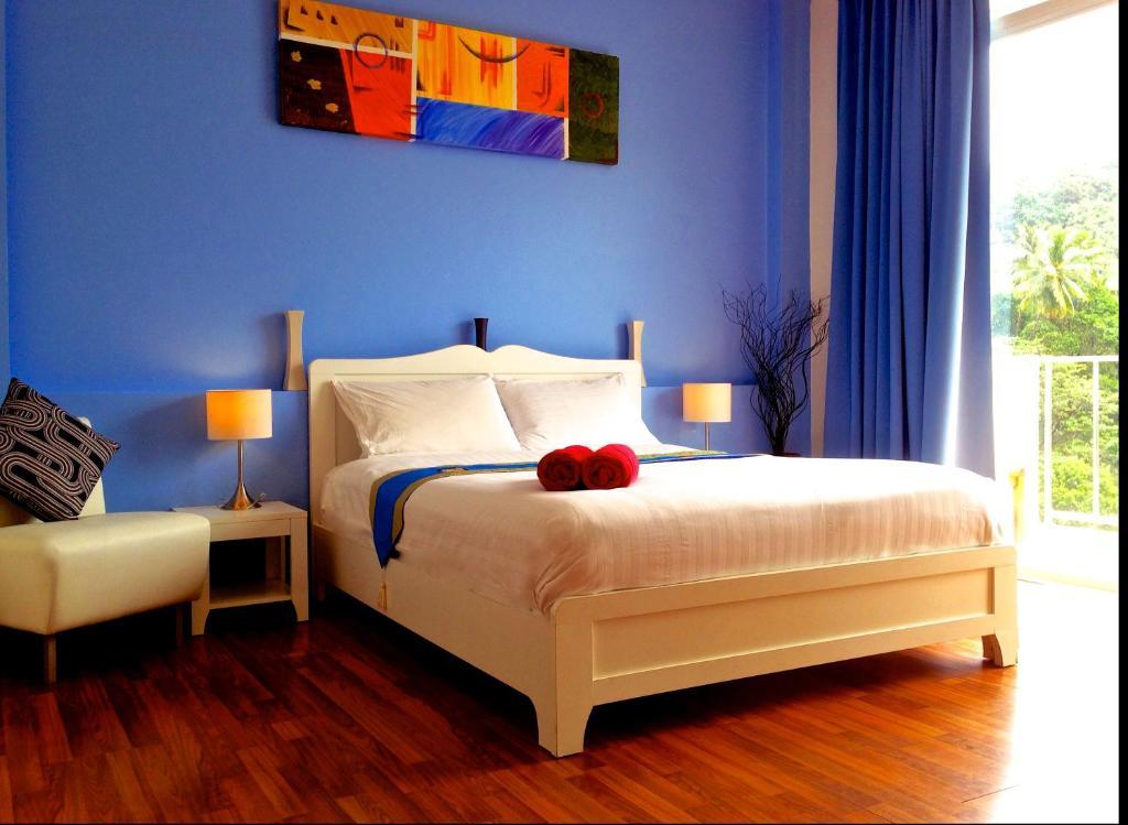 Villareal Heights Phuket Bagian luar foto