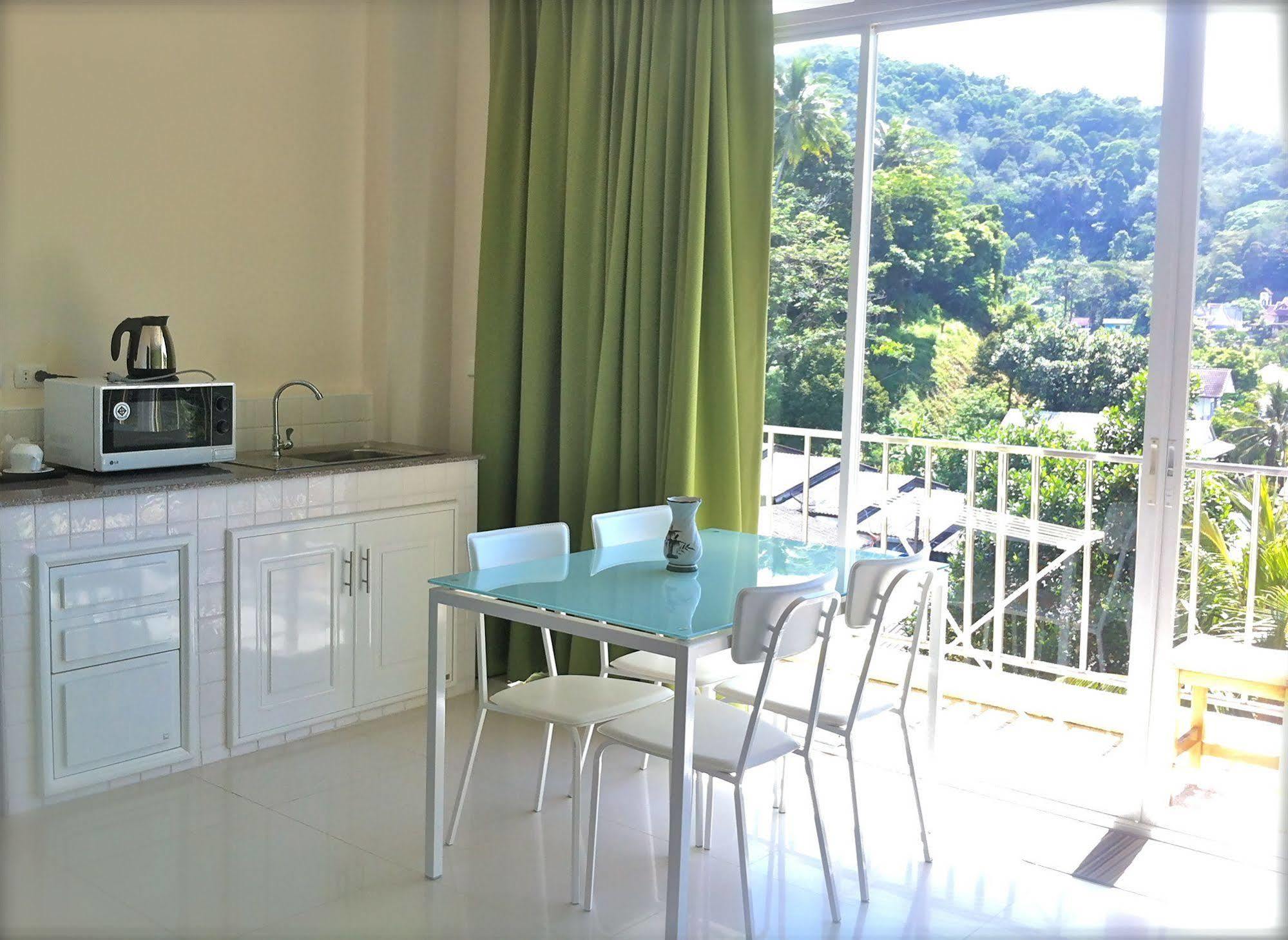 Villareal Heights Phuket Bagian luar foto